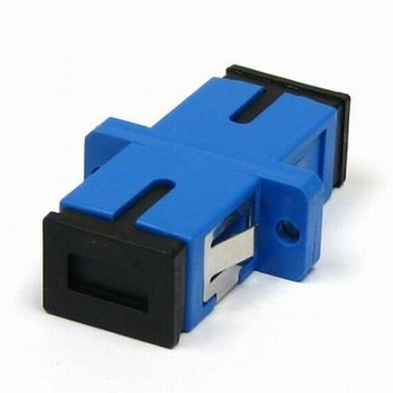 Bộ chuyển đổi sợi quang Simplex đơn SC / UPC với mặt bích và nắp bụi đen