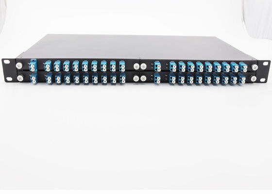 Giá đỡ CWDM Mux Demux Bốn trong một loại với Cổng UPG 1470 - 1610nm Bước sóng nhà cung cấp