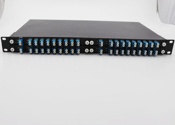 Giá đỡ CWDM Mux Demux Bốn trong một loại với Cổng UPG 1470 - 1610nm Bước sóng nhà cung cấp