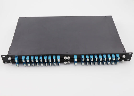 Giá đỡ CWDM Mux Demux Bốn trong một loại với Cổng UPG 1470 - 1610nm Bước sóng nhà cung cấp